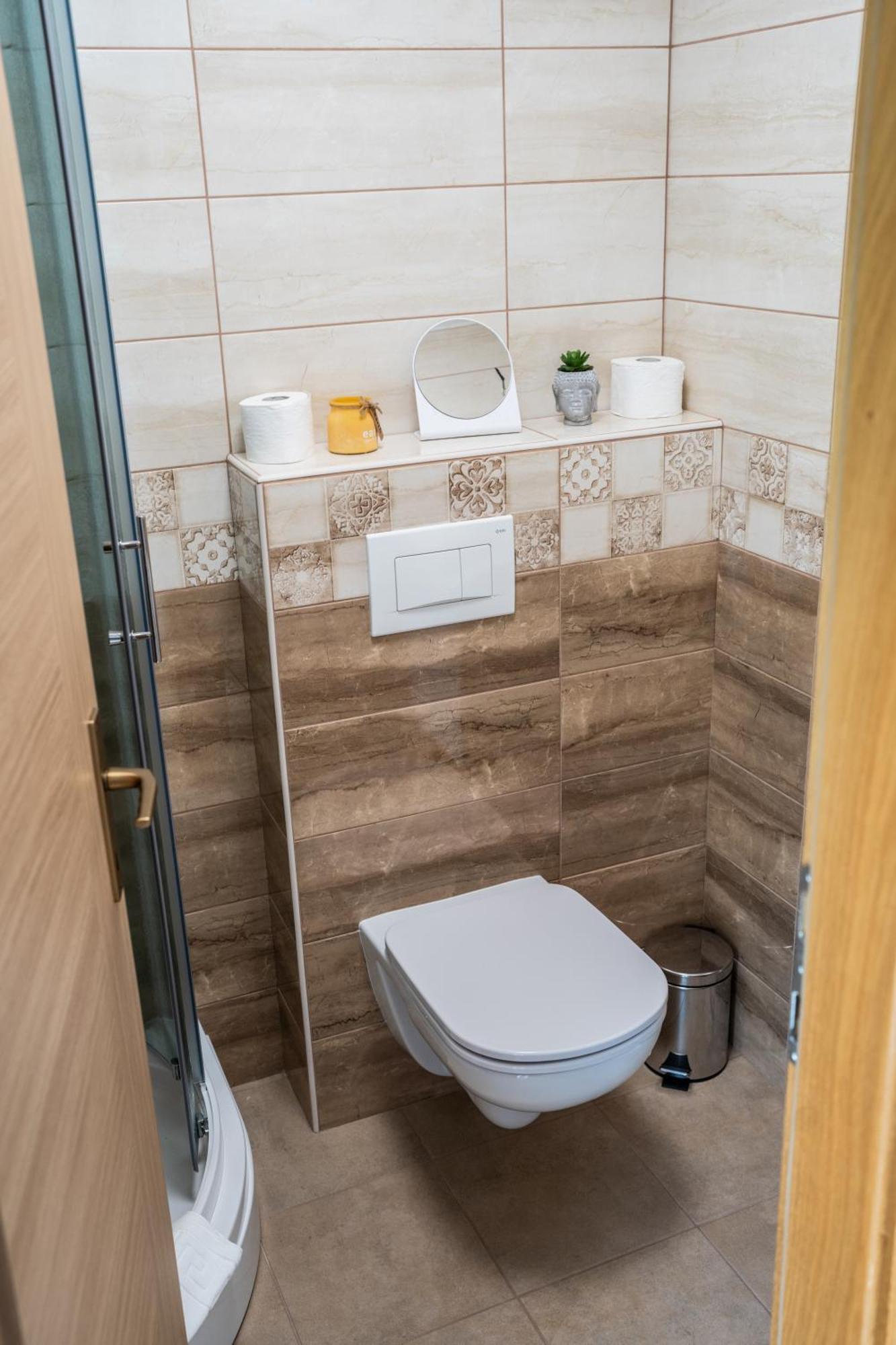 Ribnik Stari Trg Apartment Lesicno Bilik gambar