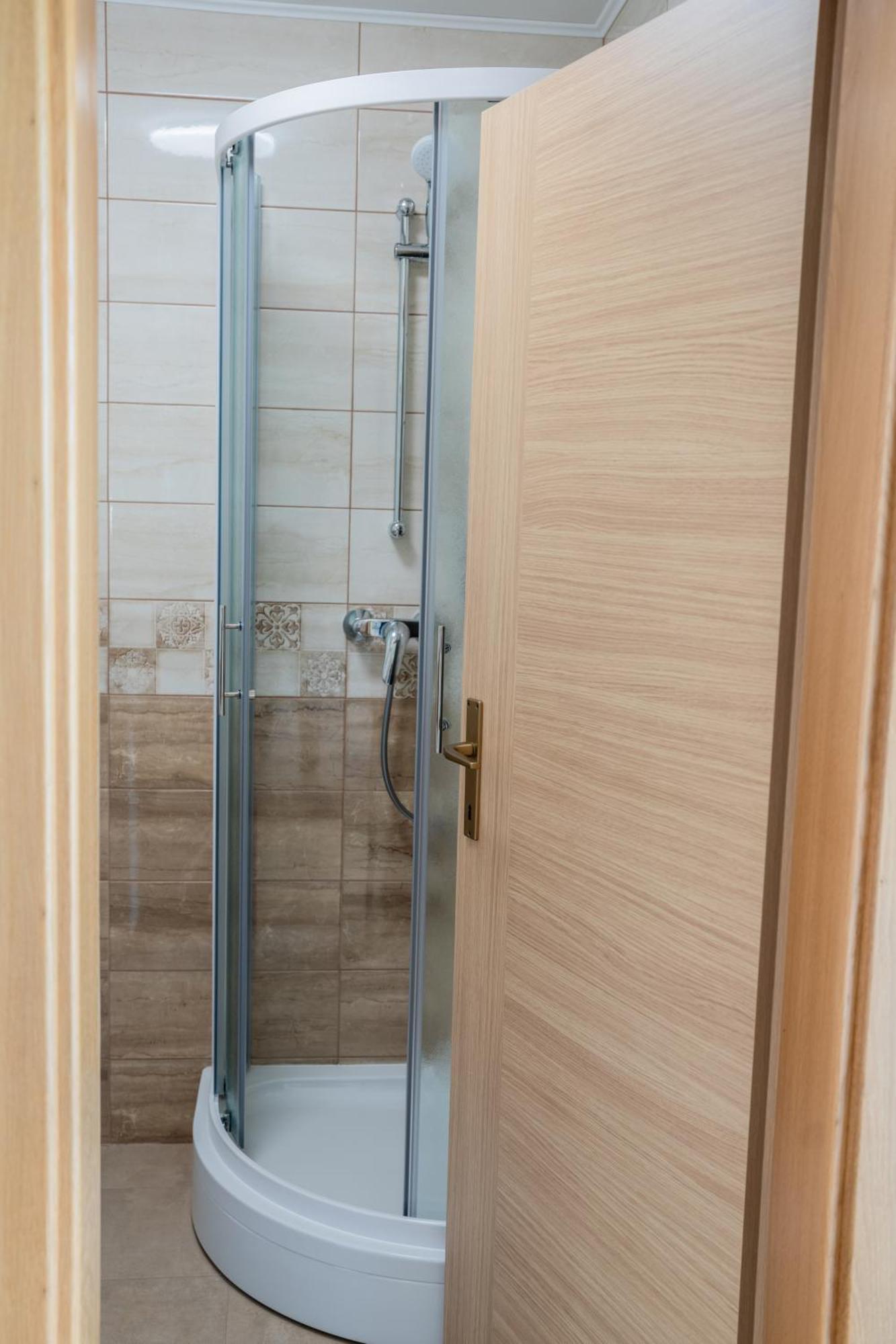 Ribnik Stari Trg Apartment Lesicno Bilik gambar