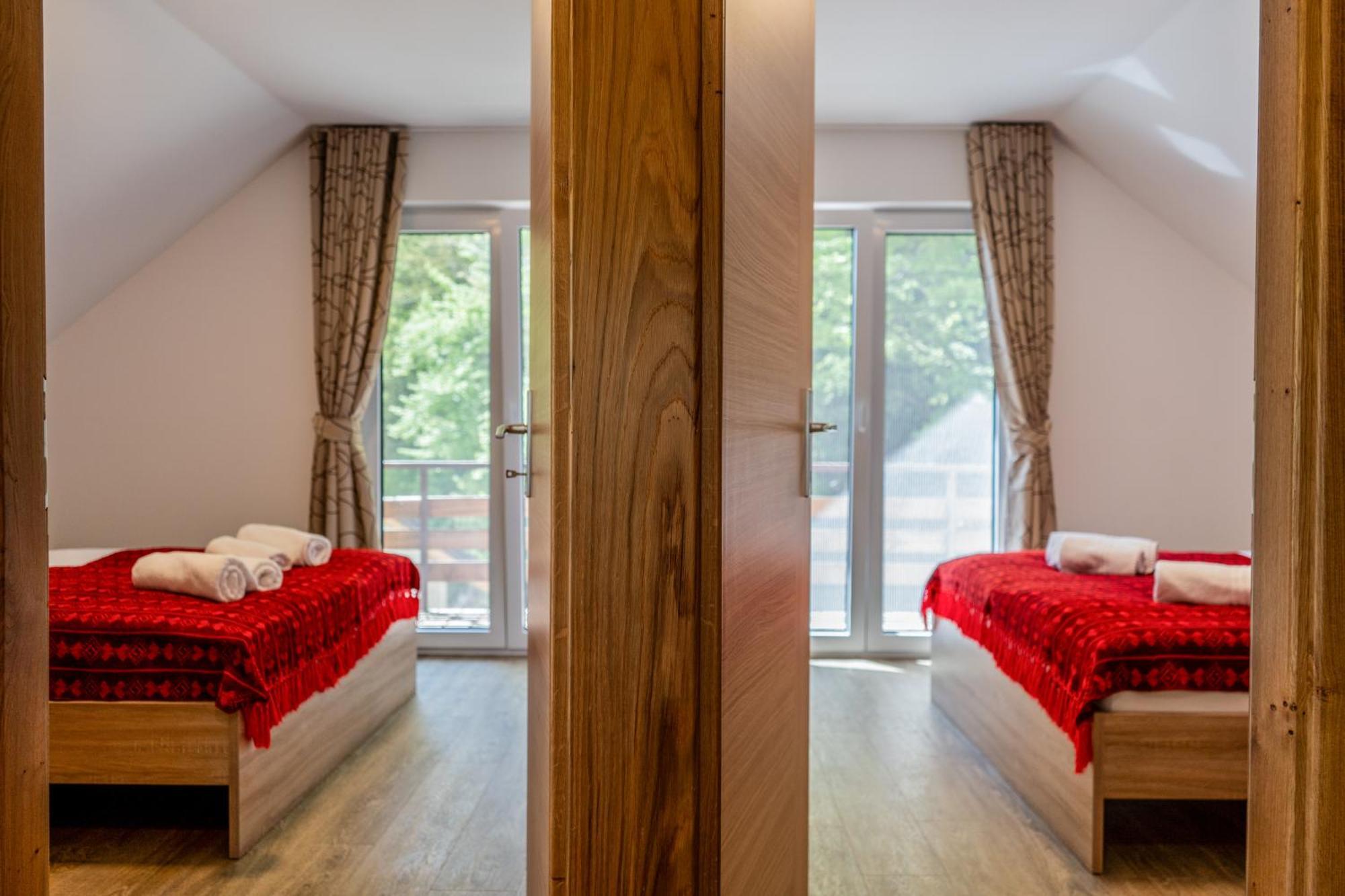 Ribnik Stari Trg Apartment Lesicno Luaran gambar