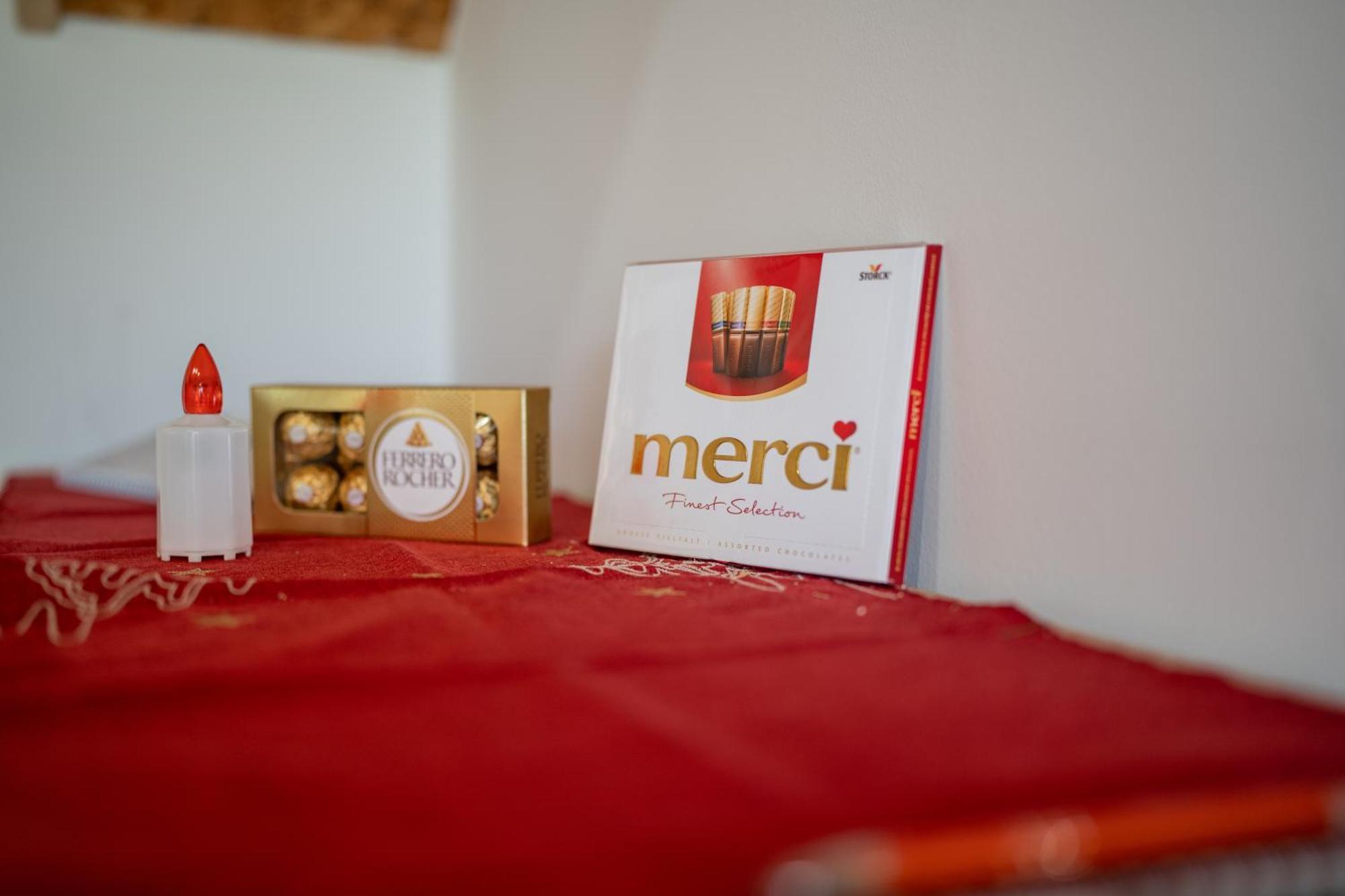 Ribnik Stari Trg Apartment Lesicno Bilik gambar