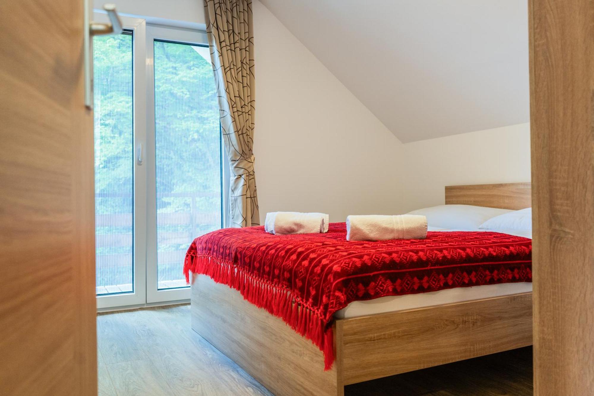 Ribnik Stari Trg Apartment Lesicno Bilik gambar
